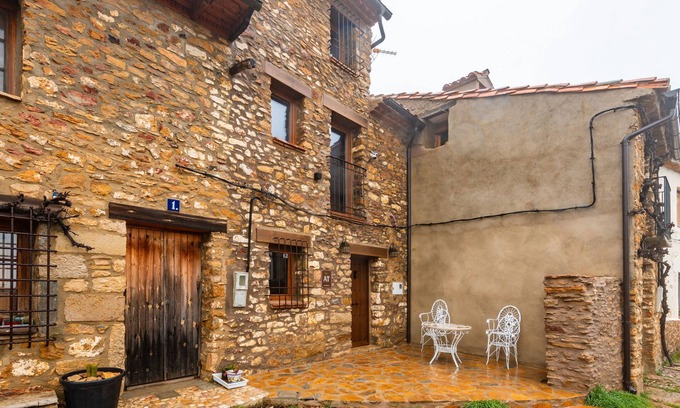 Vilafranca House | Country House 'La Parreta Estancia La Morada' with Mountain View, Private Terrace and Private Garden
