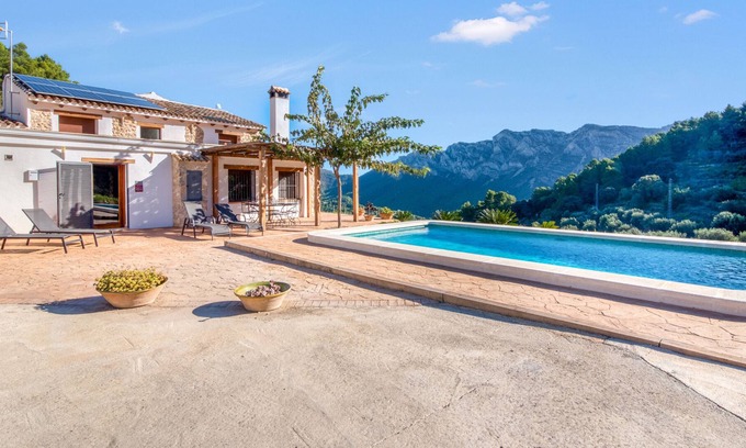 Tarbena Villa | Country House 'Ca's Pelut' with Mountain View, Private Pool and Wi-Fi
