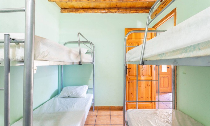 Sinarcas Cabin | Country House 'Cabañas Rusticas 9' with Mountain View, Shared Pool and Wi-Fi