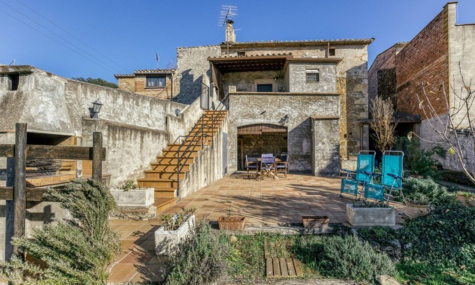 Serinya House | Country House Can Cirera with Mountain View & Wi-Fi