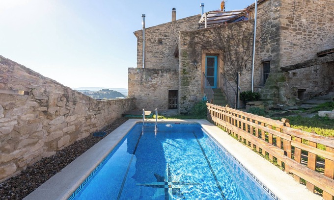 Guialmons House | Country House 'Can Gasol' with Mountain View, Private Pool and Wi-Fi