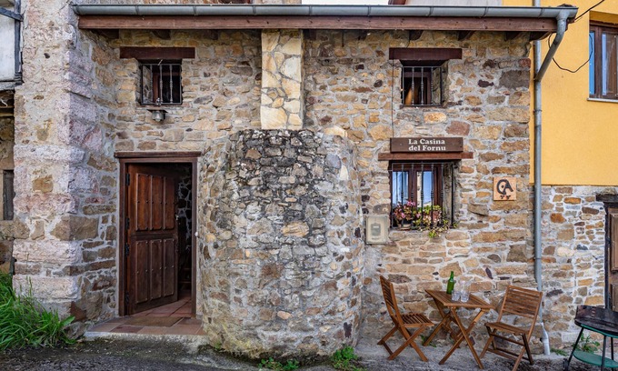 Pravia House | Country House 'La Casina Del Fornu' with Mountain View and Private Garden