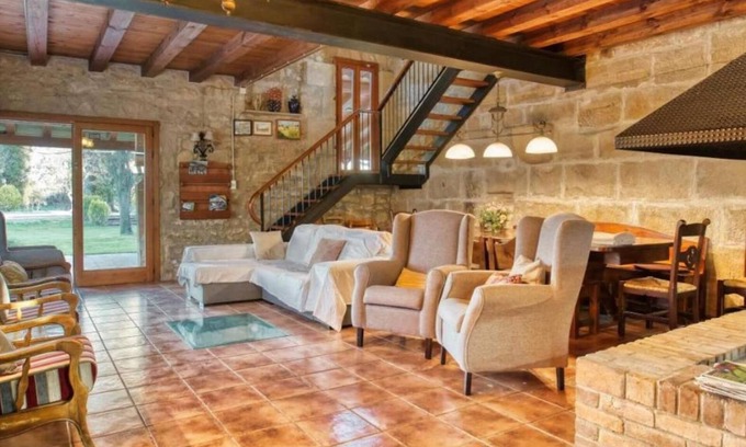 Juneda House | Country House 'Lo Molí De Juneda' with Mountain View, Private Pool and Wi-Fi