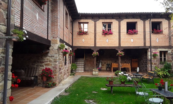 Muda House | Country House 'Nido Patio' with Mountain View, Shared Terrace and Wi-Fi