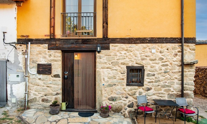 Gilgarcia House | Country House 'Quimera' with Mountain Views, Balcony and Wi-Fi