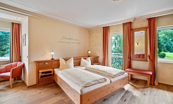 Buehlertal Apartment | Country House Room 'Heimatliebe' with Mountain View, Wi-Fi and Air Conditioning