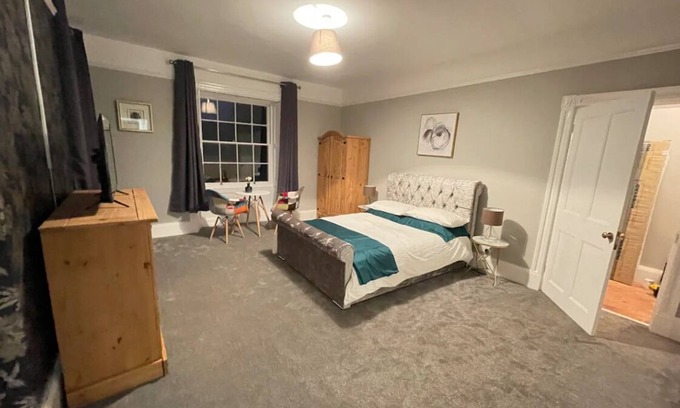 Taunton House | Country House set in 4 acres