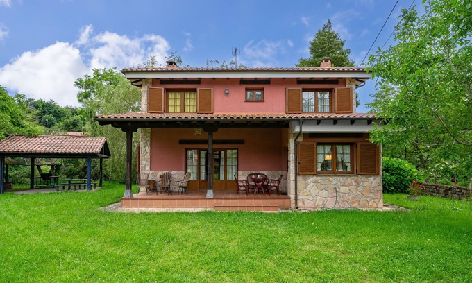 La Riera House | Country House 'Sildavia' with Mountain View, Private Terrace and Wi-Fi