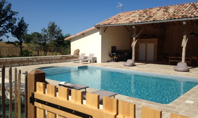 Faudoas Villa | Country House 'Villa Virginie Gite 1' with Private Pool, Wi-Fi and Air Conditioning