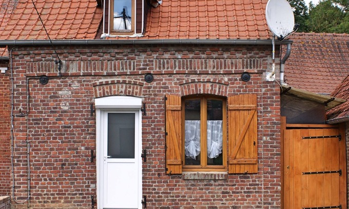 Toutencourt House | Country house with terrace and garden