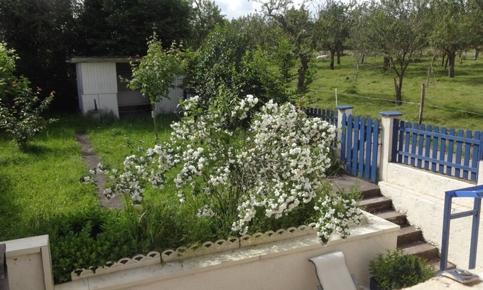 Hammeville House | Country house with terrace and enclosed garden