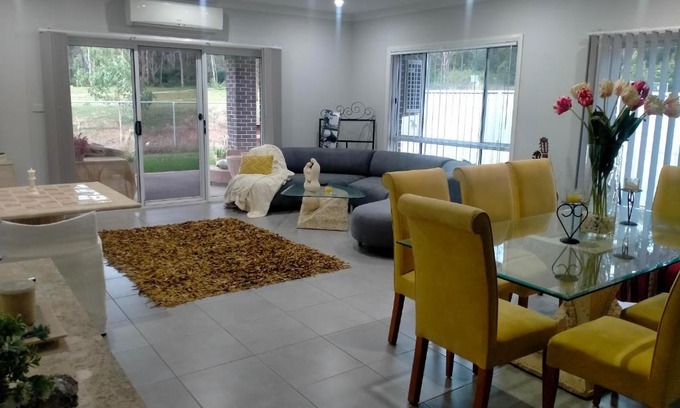 Edmondson Park House | Country Lane book via booking ONLY