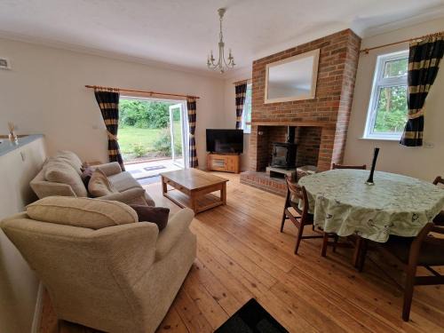 Polegate Apartment | Country retreat near sea and South Downs, on National Cycle Network