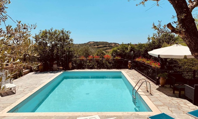Elmo Villa | Country villa with swimming pool large garden and panoramic view of the hills