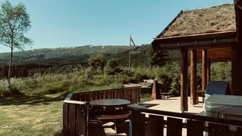 Solberg House | Countryside Cabin With Jacuzzi Near Stryn