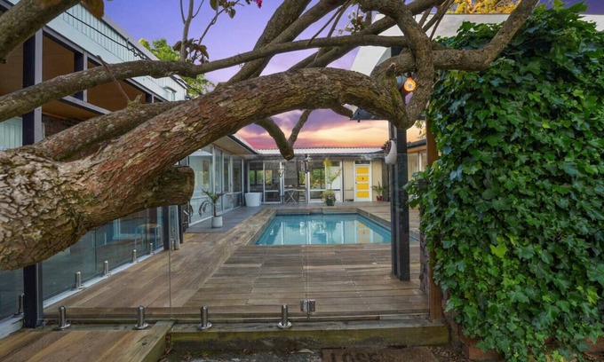 Auckland House | Countryside Calm Getaway with pool and deck