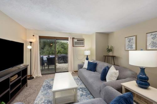 Rockford Apartment | Countryside Cottage near by Lake Bella Vista