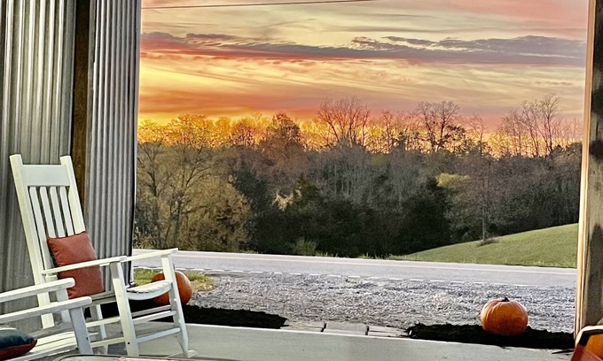 Rutland House | Countryside Inn, Located 9 mi. from the Ark Encounter-Fire pit and Barn games🐮