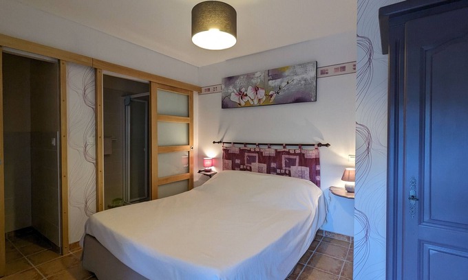 Perassay Bed & Breakfast | Countryside Retreat with Spacious Grounds, Pool Access, and Family-Friendly Amenities