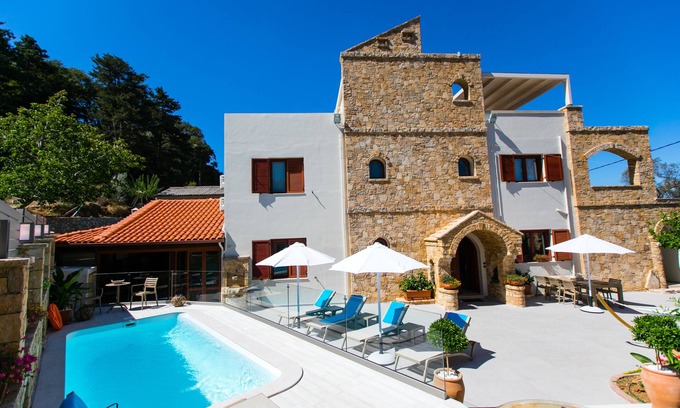 Mixorrouma Villa | Countryside Villa with Private Pool & Whirlpool Tub