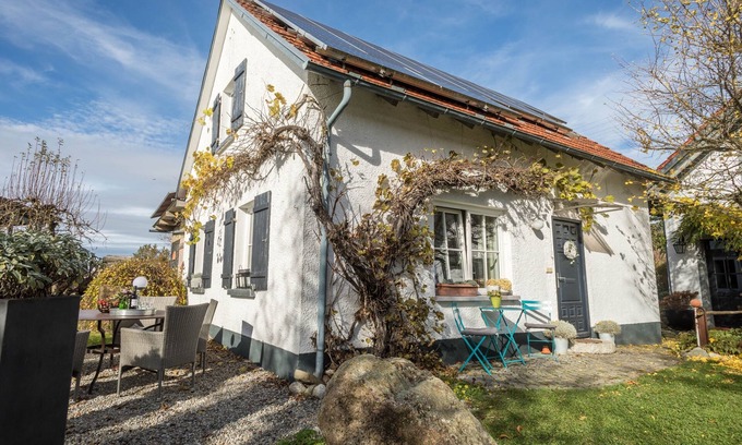 Karsee House | County Home “Landlust-Karsee” in Rural Area with Mountain View & Garden