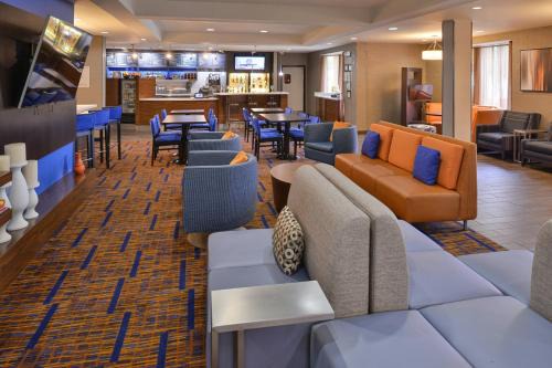 Suwanee Hotel | Courtyard Atlanta Suwanee