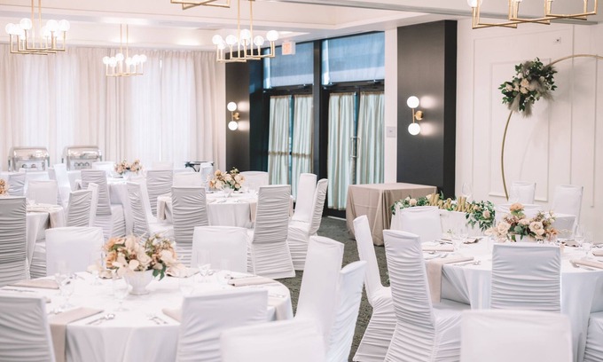 Seton Hotel | Courtyard by Marriott Calgary South