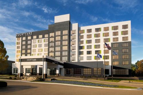 Bloomington Hotel | Courtyard by Marriott Edina Bloomington