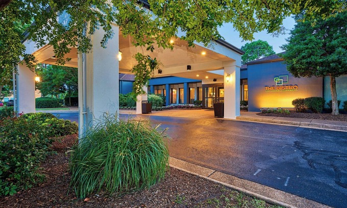 Coliseum Central Hotel | Courtyard by Marriott Hampton