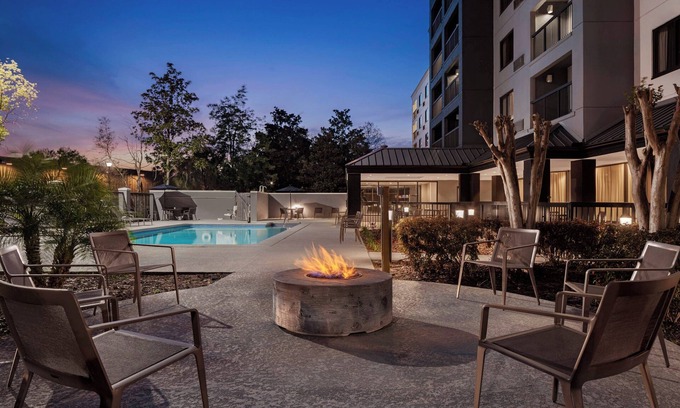 Southpoint Hotel | Courtyard by Marriott Jacksonville Butler Boulevard