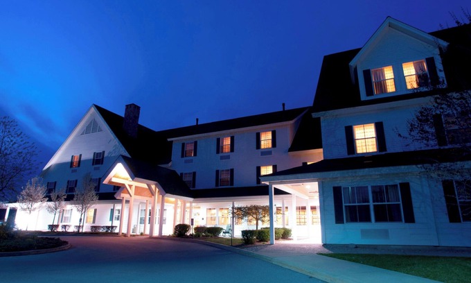 Middlebury Hotel | Courtyard Middlebury