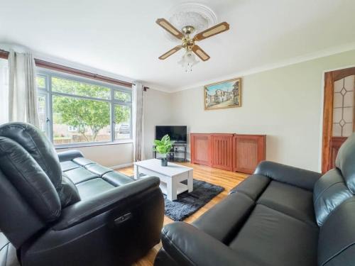 Basildon House | Cousy Haven