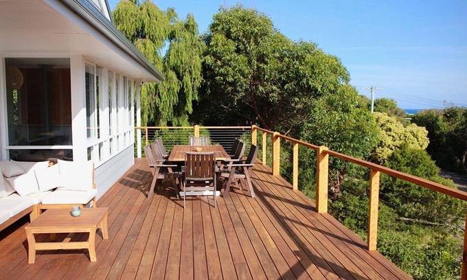 Fairhaven House | Cowallinga - a hop, skip and jump to Fairhaven SLSC and beach