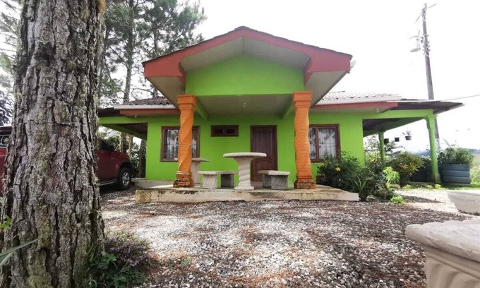Quebrada La Gamba House | Cozi cabin in the mountains surrounded by pine trees