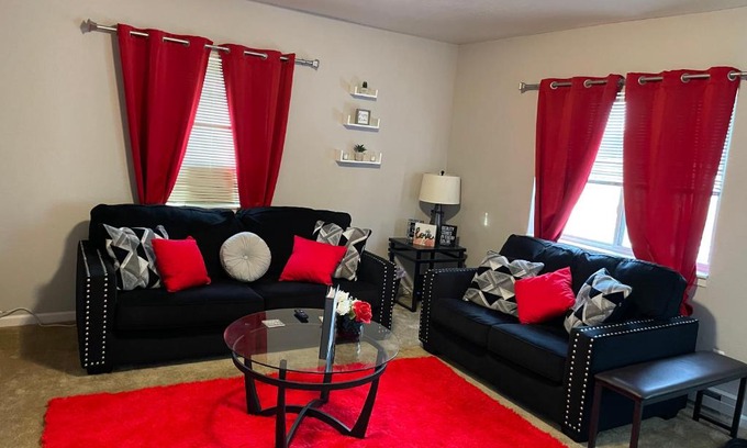 Mount Pleasant Apartment | Cozy 1 bed ~ Close to Soaring Eagle and Downtown