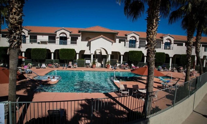 East Mesa House | Cozy 1-bedroom 1-bath, WiFi in fabulous Viewpoint Golf Resort, Mesa Arizona