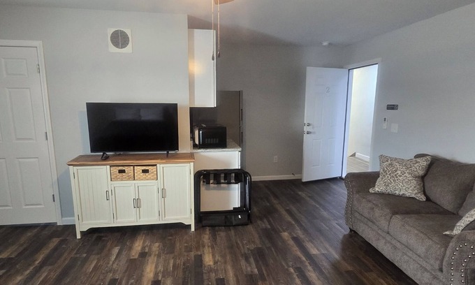 Cottonwood Apartment | Cozy 1-bedroom apartment in serene Cottonwood with WiFi, AC
