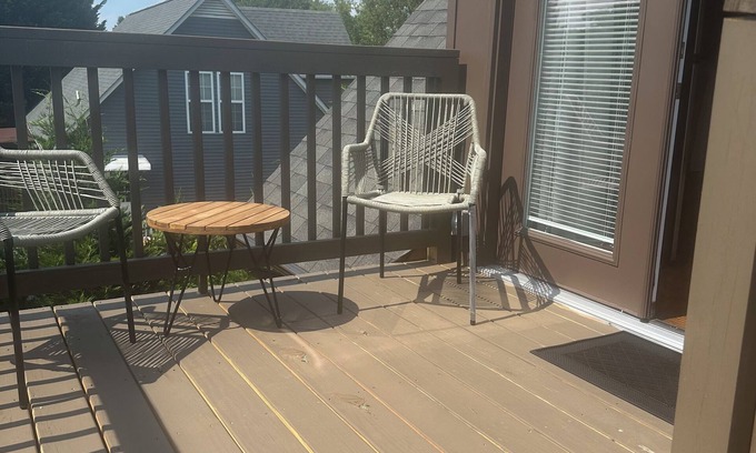 Hickory Apartment | Cozy 1-bedroom apartment with AC and WiFi in charming Hickory