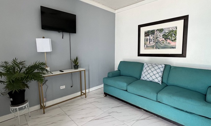 Belair Estates Apartment | Cozy 1-bedroom apartment with AC and WiFi in delightful Nassau