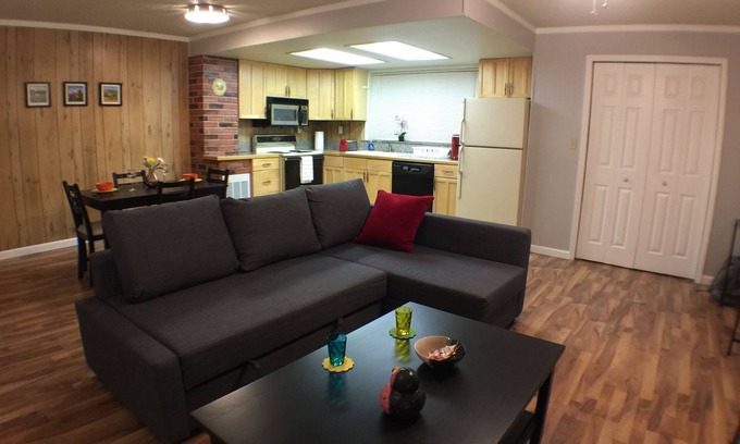 Tri-Cities House | Cozy 1-Bedroom House In the Heart of Kennewick - Great Corporate House