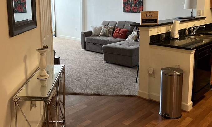 Hampton Apartment | Cozy 1 bedroom in the heart of Hampton!