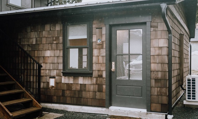 Lake Cowichan Apartment | Cozy 1 bedroom suite located close to town and Cowichan Lake.