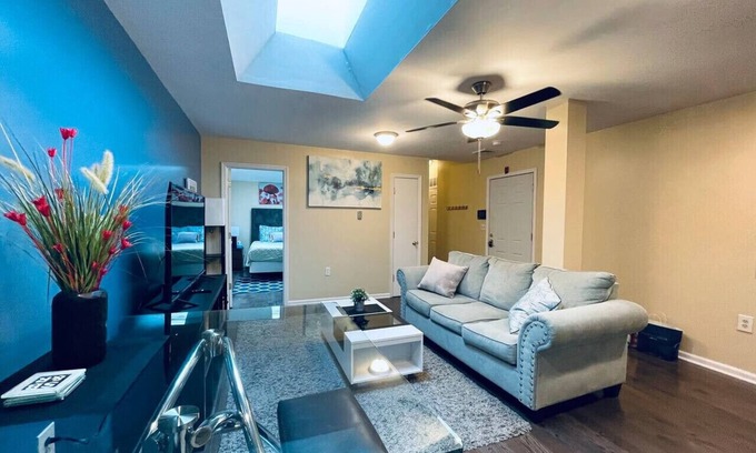 Hawthorne Apartment | Cozy 1BD Apt @Magic Garden in Center City
