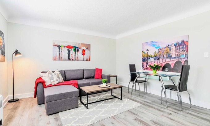 Hamilton Apartment | Cozy 1BR Apartment in Corktown Hamilton!