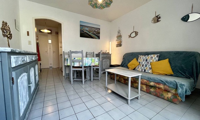 Boyardville Apartment | Cozy 1BR Apartment Near Beach & Shops – Sleeps 3, Parking Included