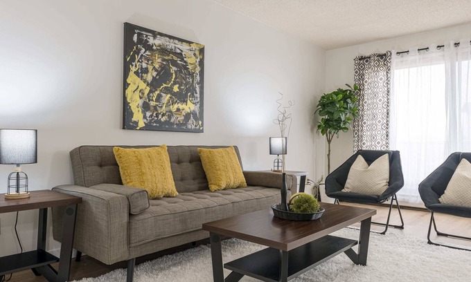 Fort McMurray Apartment | COZY 1BR | Top Floor w/ Balcony | Newly Renovated