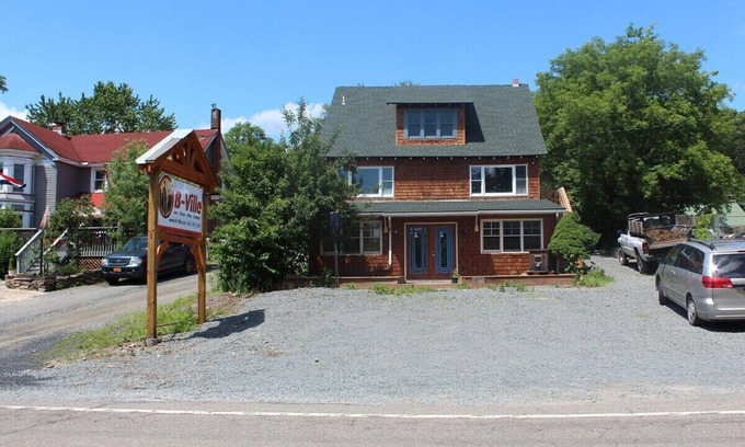 Barryville Apartment | Cozy 2 Bdrm In Heart Of Barryville! Raft, Hike On Scenic Byway Rte 97