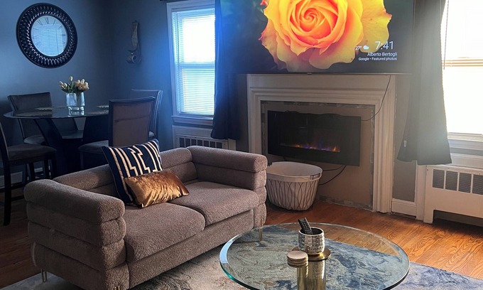 West Hartford Apartment | Cozy 2-bedroom apartment in charming West Hartford with WiFi