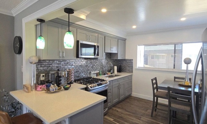 Hawthorne Apartment | Cozy 2-bedroom apartment in charming Hawthorne