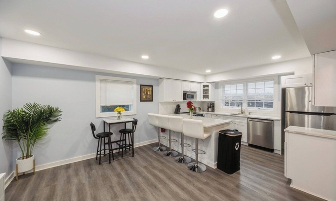 Park Hill Apartment | Cozy 2-bedroom apartment in wonderful Yonkers close to NYC